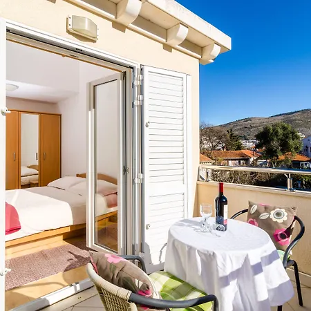 Relaxing Duplex A3, Close To The Sunset Near Dubrovnik, 2-4 * Dubrovnik